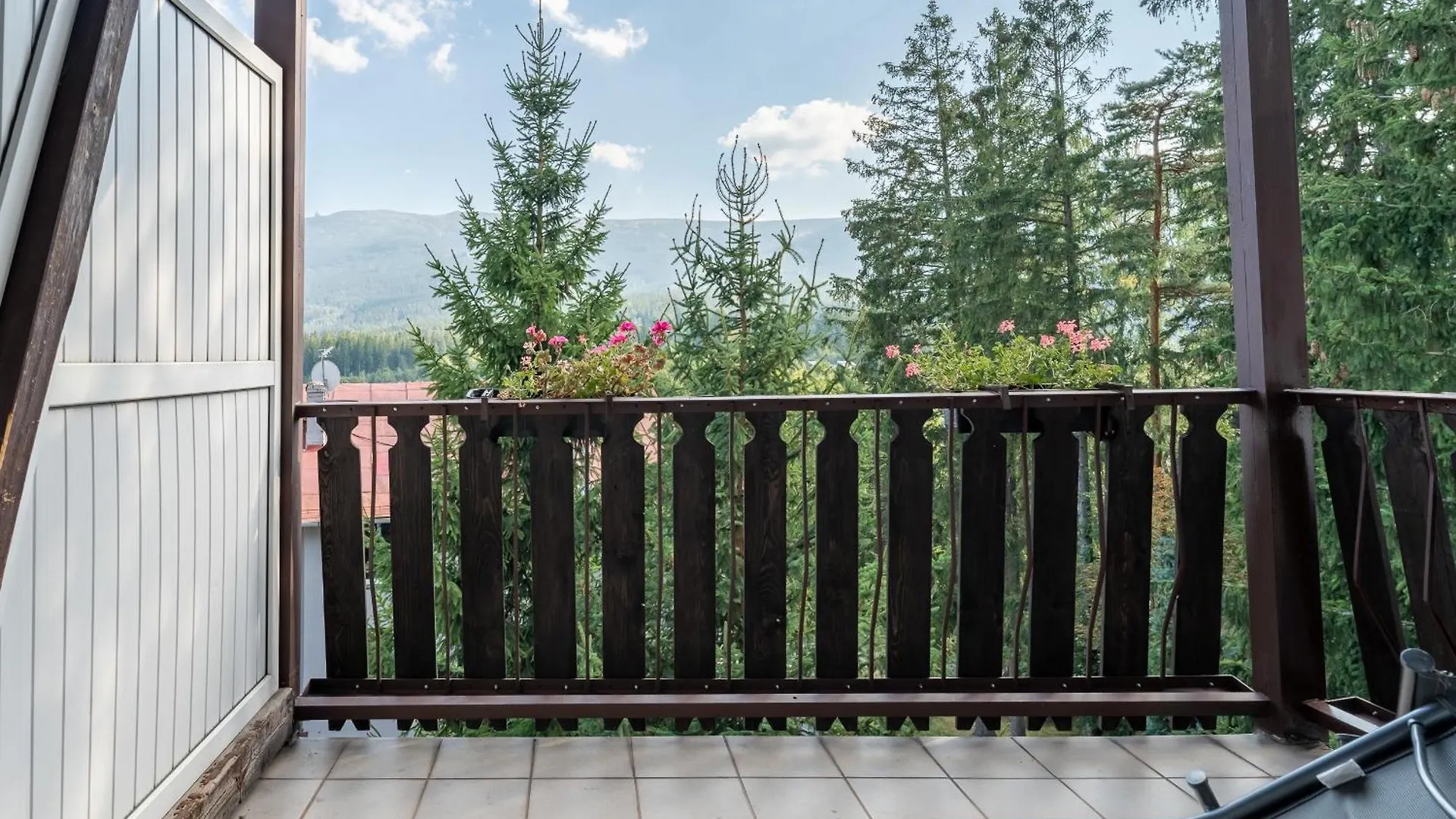 Willa Sonata - Apartamenty & Balia - Szklarska Poreba Bed & Breakfast